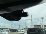 日産純正ドライブレコーダーです。前方向けとルームミラーから車室内後方を撮影します。