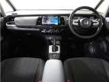 ◆視界広々で非常に運転しやすくロングドライブでも疲れを感じさせないすっきりとまとまったインパネ周りです。