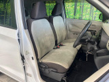運転席シート廻りは使用感も少なく、良好な状態となっています。丁寧に使われていたことがよくわかりますね。