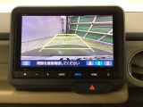 バックモニター付きで、車庫入れやバック時の後方確認をしっかりサポート。モニターに映し出される映像で死角も確認しやすく、狭い場所での駐車や後退時の操作をより安心して行えます。