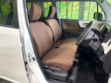 運転席シート廻りは使用感も少なく、良好な状態となっています。丁寧に使われていたことがよくわかりますね。