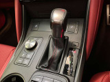 運転操作しやすい位置にあるシフトレバー