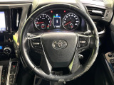 【純正革巻きステアリング】上質な革を使用することで、手にしっかり馴染みとても運転しやすいハンドルです♪