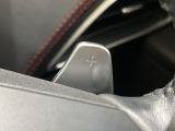 ◆ステアリングパドルシフト『ステアリング裏に備え付けられたパドルによりシフトチェンジを意のままに。スポーティな走りをお求めの方へ。』