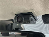 前方と車内と後方を録画できるドライブレコーダーも装着されていますので安心して快適なドライブが楽しめますね。
