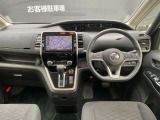 細部まで上質なインパネ周りはこのように機能的にまとまっています。もちろんクリーニング済みで室内はキレイな状態ですので是非ご覧ください。