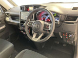 前方の見通しが良いすっきりした視界、誰でも扱いやすく運転できます。疲れにくく安心ドライブを更に快適なものにします!