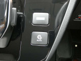 スイッチ1つで、苦手な車庫入れも簡単にでき便利です。(プロパイロットパーキング)