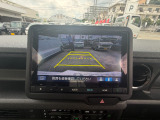 バック駐車が苦手な方や、初めてのお車で不安な方も安心。後方の映像をナビ画面に表示するため、周囲を確認しながらスムーズに駐車できます。