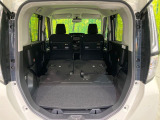普段のお買い物や通勤、送迎等に十分な荷室スペースを確保しております。セカンドシートを倒すと、大きな荷物の積載も可能です♪