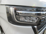 【外装】LEDヘッドライトです。