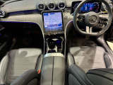 車両は屋内展示しておりますので天候に関係なくごゆっくりコンディションご確認頂けます。車両を倉庫へ保管している場合が御座いますのでご来店前に在庫確認頂けると幸いです。TEL072-784-8800