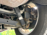 お車を安心してお乗りいただく為には、足回りの定期点検が欠かせません。サービスサポート(有償保証)では無料点検もご提供しており、安心のカーライフをお過ごしいただけるサポート体制が整っています。