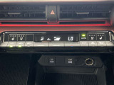 オートエアコンは温度を設定するだけで、自動で風量などを設定してくれます。運転しながら操作も必要ないので、安全性も向上します。