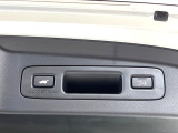 【パワーバックドア】スマートキーや運転席のボタンを押すだけでリアゲートが自動で開閉します!荷物を持っている時や、高い位置にあるバックドアを閉める際に便利な機能です♪