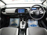 運転にかかわる様々な操作を安全に行えるように視点移動が少なく、操作性に配慮されたスイッチ類が凝縮されたコクピットです。