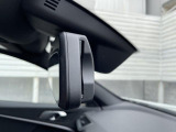 【ルームミラー一体型ETC】BMWといえばルームミラー一体型のETC。ドライバーから差し込めるかたちになっておりますので、差し忘れの際も慌てずにご利用いただけます。