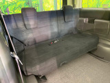 床下収納式のサードシートです。座席部分をコンパクトに収納でき、広大な荷室スペースとしてお使いいただけます!乗車人数や荷物の量など利用シーンに合わせて3列目を有効活用でき、とっても便利♪