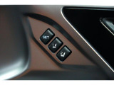 運転席のシートポジションメモリー機能は、登録済みの運転者と交代しても、シートポジションの変更の手間がかかりません。