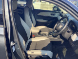 運転席・助手席です。使用感少なく綺麗な状態です。