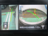 ナビ画面にアラウンドビュ-モニタ-の映像を映し出しています。  狭い場所での車庫入れをサポ-トしてくれる便利アイテムです。