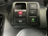 パーキングブレーキはスマートな電子制御式と合わせて渋滞時等にブレーキペダルから足を離しても停車状態を保持してくれるオートブレーキホールド機能で運転が楽になります。スタートはアクセルペダルを踏むだけ