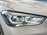 ●LEDヘッドライト:夜間走行時も良好な視界を確保し安心して運転できる高輝度LEDヘッドライトを装備!点灯速度が早く、消費電力も抑えられています。