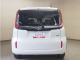 バックカメラが付いているので後方確認が非常にしやすいです。今や運転初心者も熟練者も必須装備!ついていて損はないですね♪