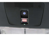 緊急通報ボタンが装備されています。ホンダコネクト対応。ご利用には、Honda Total Care プレミアムのご加入が必要です。