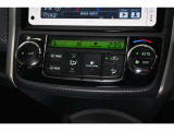 快適な車内空間に誘うオートエアコン☆快適な空間で車内での会話も弾みます♪