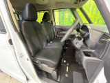 運転席シート廻りは使用感も少なく、良好な状態となっています。丁寧に使われていたことがよくわかりますね。
