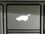 【パワーバックドア】スマートキーや運転席のボタンを押すだけでリアゲートが自動で開閉します!荷物を持っている時や、高い位置にあるバックドアを閉める際に便利な機能です♪
