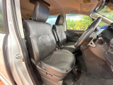 運転席シート廻りは使用感も少なく、良好な状態となっています。丁寧に使われていたことがよくわかりますね。
