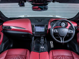 Levante Trofeo 580馬力(カタログ値)純正OP総額:675,000円 ハイグロスカーボンインテリアトリム 22インチオリオーネ カーボンスポーツステアリング カーボンパドルシフト