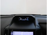 マルチファンクションディスプレイです。先進安全技術などの作動状況や燃費情報など、車両のさまざまな情報を表示できます。