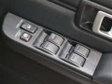 パワーウインドウを装備しております!後席ウインドゥの閉め忘れも運転席で解決できます♪
