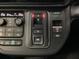 【電子制御パーキングブレーキ】指先で操作が簡単。スイッチを引くだけでパーキングブレーキの操作が可能です。