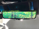 【デジタルインナーミラー】カメラが撮影した車両後方の映像をルームミラー内に表示。クリアな視界で状況の確認が可能です!※ドラレコ機能ご利用には別途SDカードをご用意いただく場合があります。