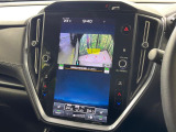 【マルチテレインモニター】車のフロントやサイドのカメラ画像を同時にモニター表示することで、悪路や狭い道を走行時でも周囲の状況確認ができ安心!本格SUVにうれしい装備です♪