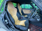 運転席シート廻りは使用感も少なく、良好な状態となっています。丁寧に使われていたことがよくわかりますね。