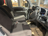 【ゆったりと運転してください】足元空間も広く、スムーズに乗り降りもいただけます♪