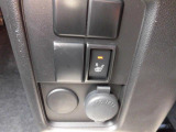 運転席側シートヒーター付いてます☆冬場は助かる装備です♪