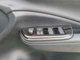 残価設定型クレジットもご用意しております。車両価格の一部をあらかじめ残価として据え置き、残りの金額を分割払いとするプランです。 詳しくはスタッフにお問合せください。