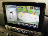 【マルチアラウンドモニター】専用のカメラにより、上から見下ろしたような視点で360度クルマの周囲を確認することができます☆死角部分も確認しやすく、狭い場所での切り返しや駐車もスムーズに行えます。