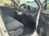運転席足元