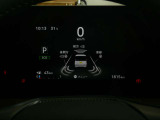 大きくて見やすいメーター!!エコ運転支援にもなる燃費計が表示される車両情報ディスプレイ☆各システムの作動状況など、様々な情報を表示します!また、メーター内で各種装備の設定や、車両設定の変更が可能です♪