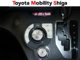 ワンタッチで室温調整!便利なオ-トエアコン装着車です。