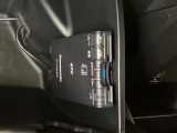 グローブBOX内のカードの取り出しもしやすい場所にETCがついています。高速道路の料金所の通過もラクラクです!。