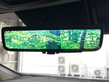 【デジタルインナーミラー】後席の大きな荷物や同乗者で後方が確認しづらい時でも安心!カメラが撮影した車両後方の映像をルームミラー内に表示。クリアな視界で状況の確認が可能です!
