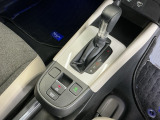 発進時から滑らかに加速する無段階変速のCVTはストップ&ゴーの多い街の中も快適です